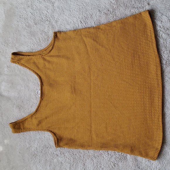 🔥4/$20 Sale- Pink Rose Texture Henley Tank top- Size small - Picture 7 of 7